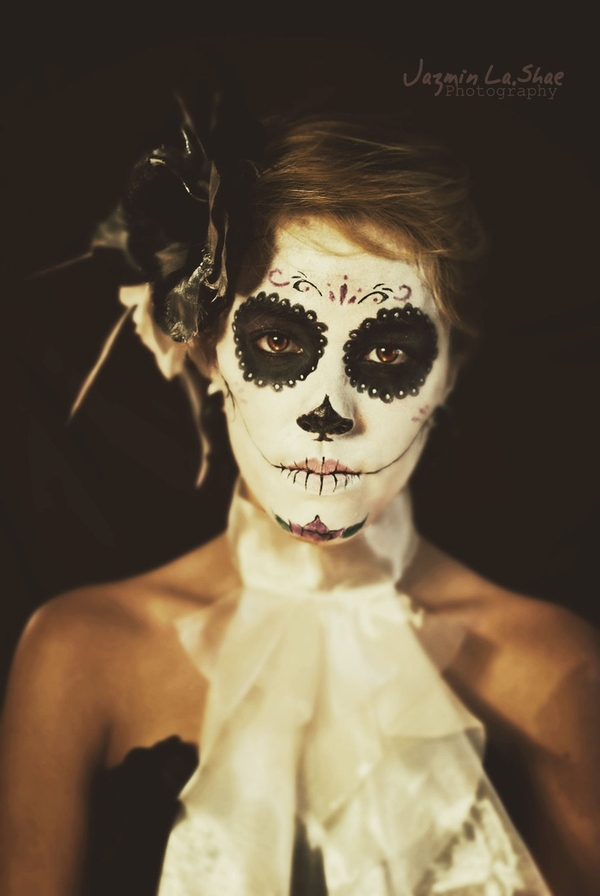 SANTA MUERTE HALLOWEEN MAKEUP TUTORIAL - YouTube