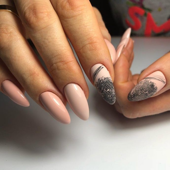 anna_yudasova_nail_art_бежевый-нюдовый-маникюр-с-черными ...