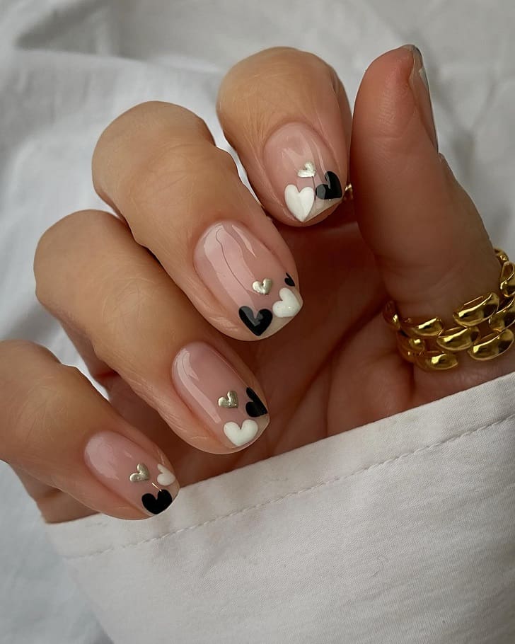 hanna_anna_nails-острый-красно-телесный-маникюр-с-сердцем-из ...