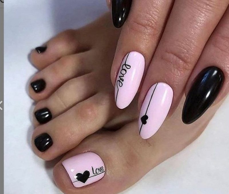 черный-маникюр-с-цветным-граффити | Nailspiration.net