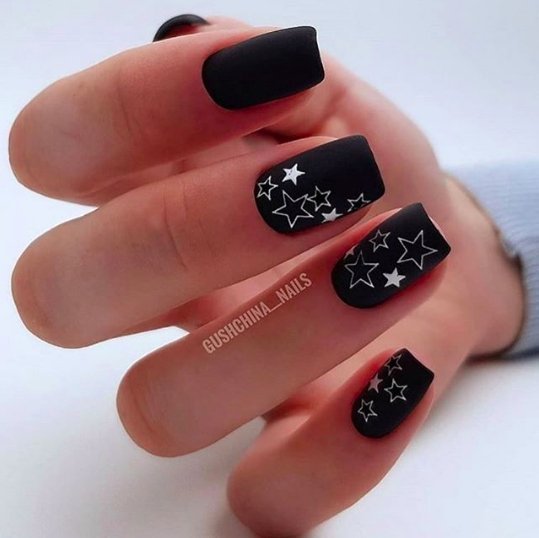 BlackBerry nails — самый модный маникюр осени-2024, который ...