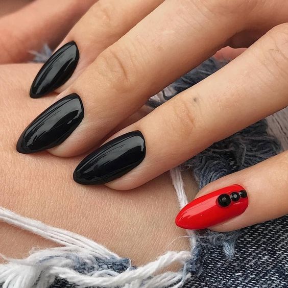 Автор: @nona_nails9 чёрный маникюр с ...