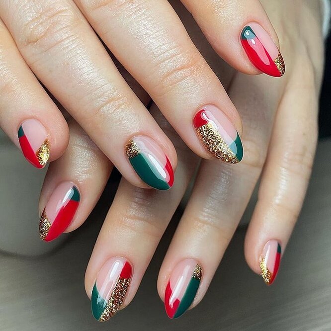 Обалденный ЗЕЛЕНЫЙ новогодний маникюр | Nailspiration.net