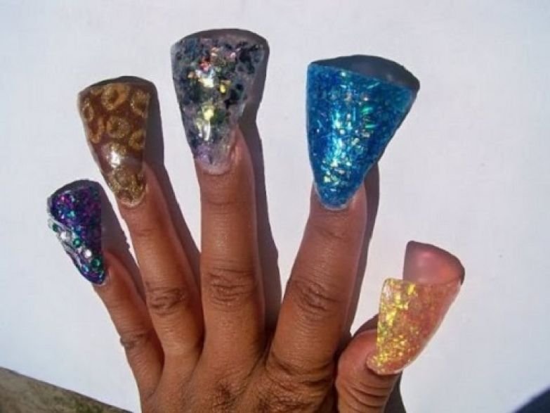 Это ужасный маникюр салон Crazy Nails ...