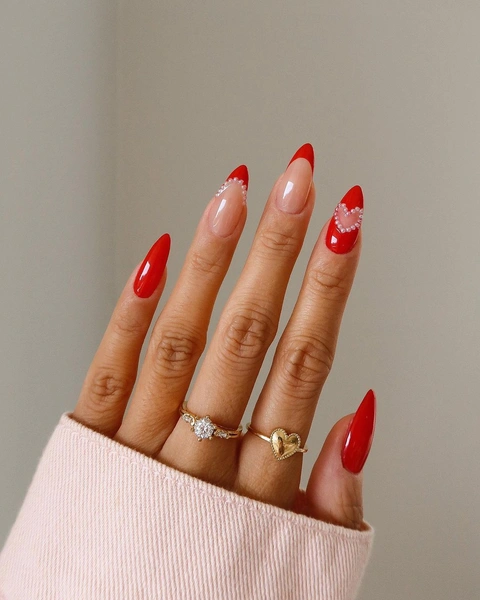 Long, shiny ruby ​​red nails