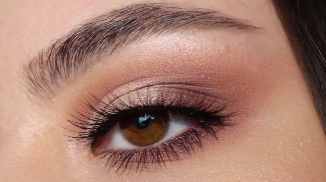 Brown smokey eyes ...