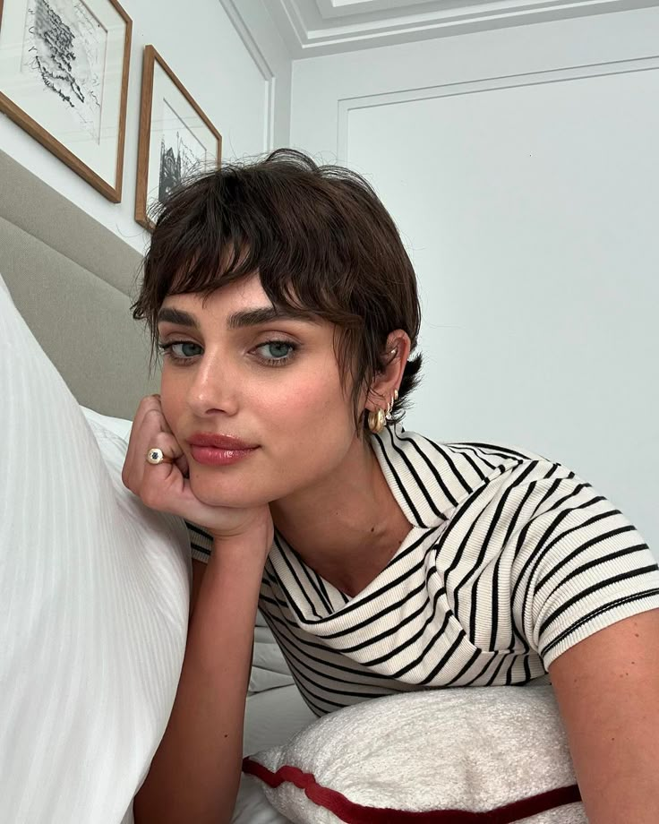 Taylor Hill's 10-Minute Guide to Her ...