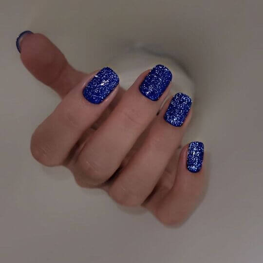 Nails blue