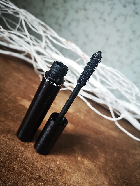 Chanel's allure mascara is here, and we ...