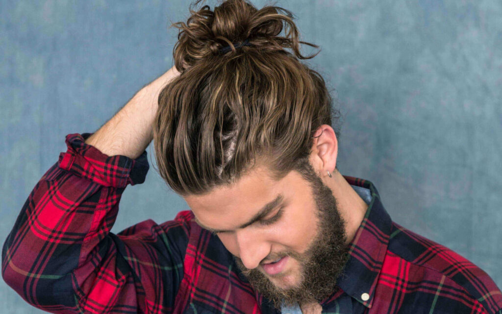 Man Bun. Зачем мужчины носят волосы пучком? – СамКульт