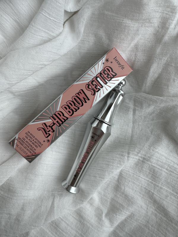 Прозрачный гель для бровей Benefit Fluff Up Brow Wax | Makeup.cy