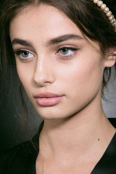 Taylor Hill от Daerilia к Sims ...