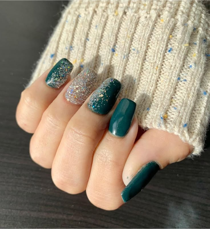 Christmas nails, Silver glitter nails ...