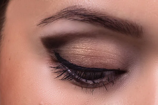 Smoky eyes» макияж, Смоки айс пошаговая ...