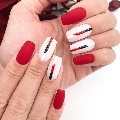 Модные красные ногти 2023: vampire nails — дерзкий маникюр ...